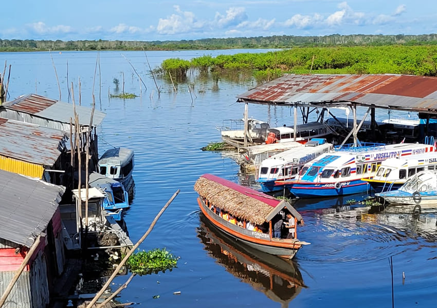 Botes en el Amazonas